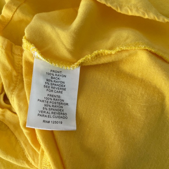 Joseph A. Sleeveless Yellow Top with Buttons - Picture 4 of 6